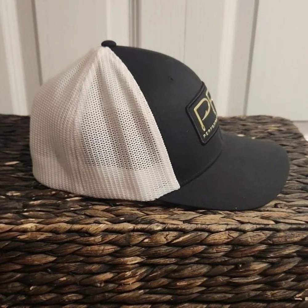 NWOT Columbia PFG Black White Mesh Flex Fit Hat M Unisex Gold Logo Fish Boat